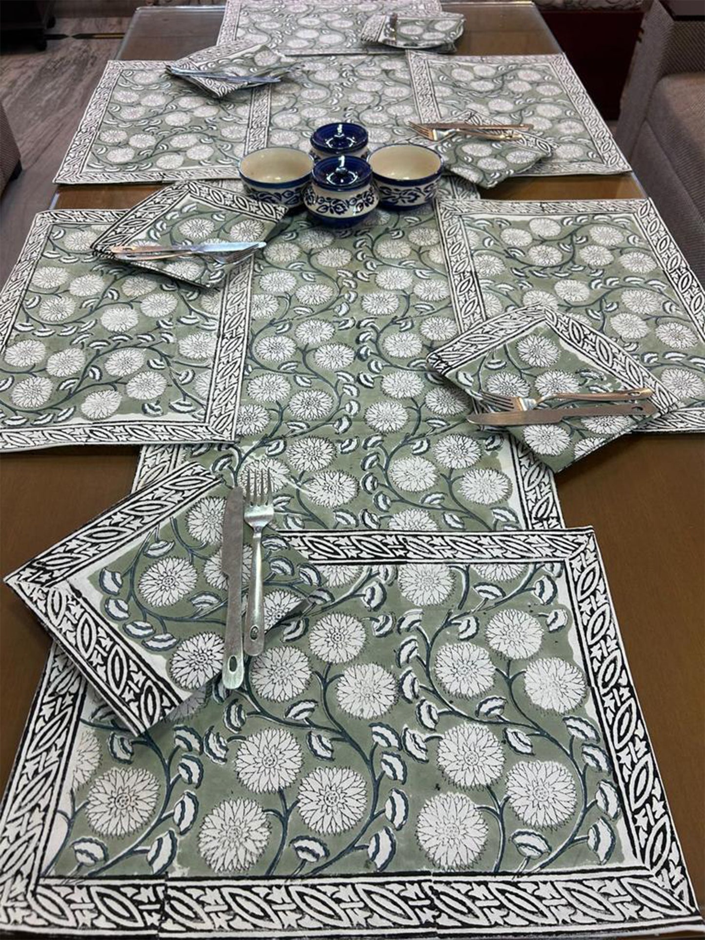 Green Tabel Cloth Set